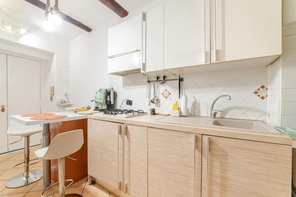 Nfa Nikyfigurellapartament Appartement Naples